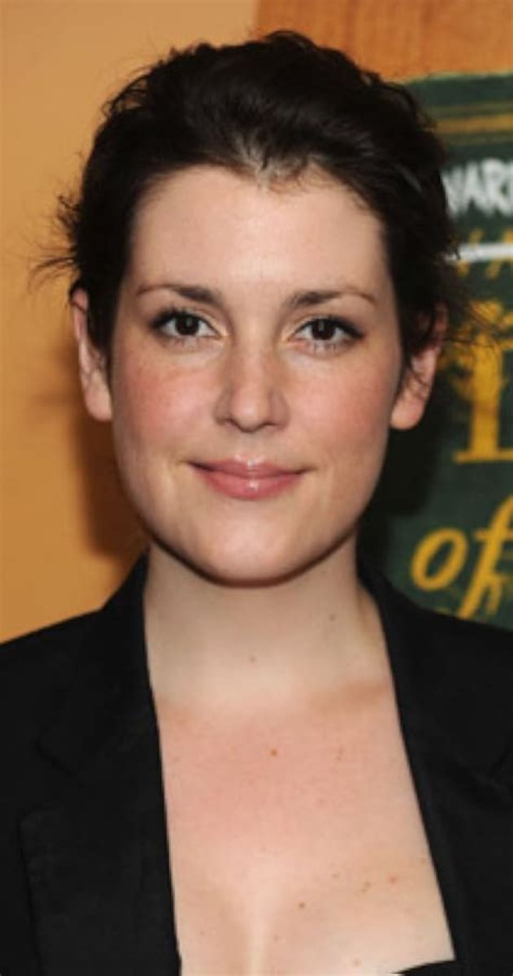 The Ultimate Guide To Melanie Lynskey: From Roles To Personal Life