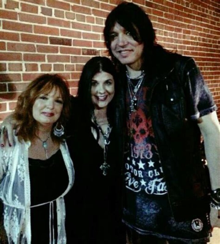 Tom Keifer Family, Wife, Children, Dating, Net Worth, Nationality and