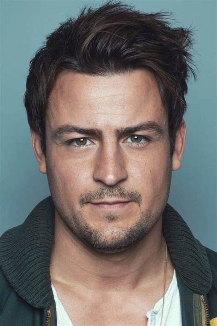 Tyler Hynes Biography, Age, Height, Girlfriendrd mrDustBin