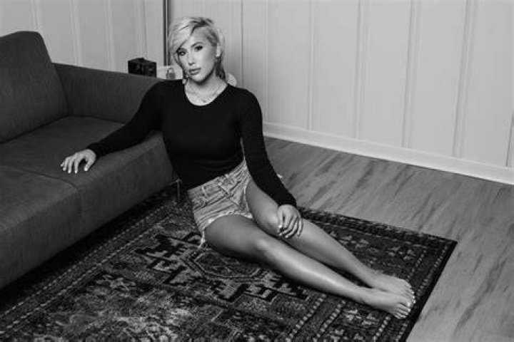 Wait, Is Savannah Chrisley Pregnant? This Picture Has Fans Thinking So