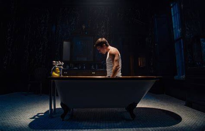 What is the Saltburn bathtub scene and how can I watch it?