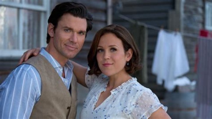 When Calls the Heart Cast When Calls the Heart Hallmark Channel