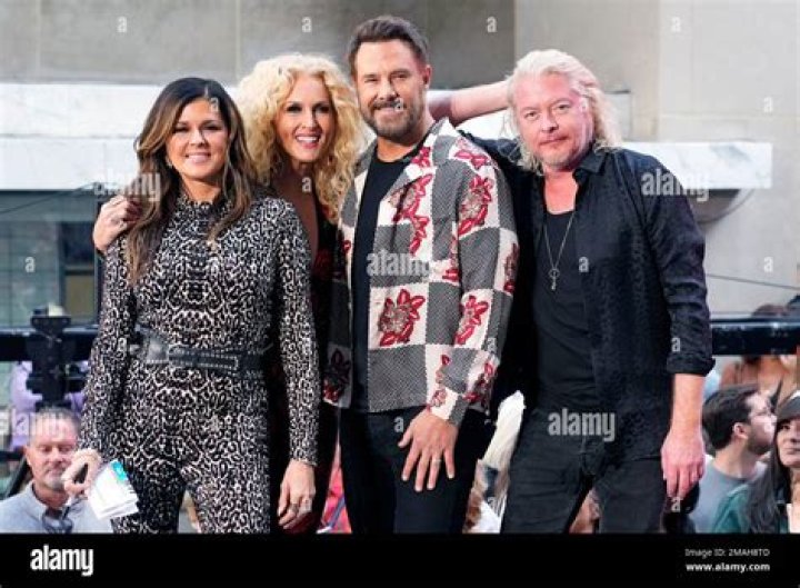 Which Little Big Town Members Are Married? The CMA Music Festival Hosts