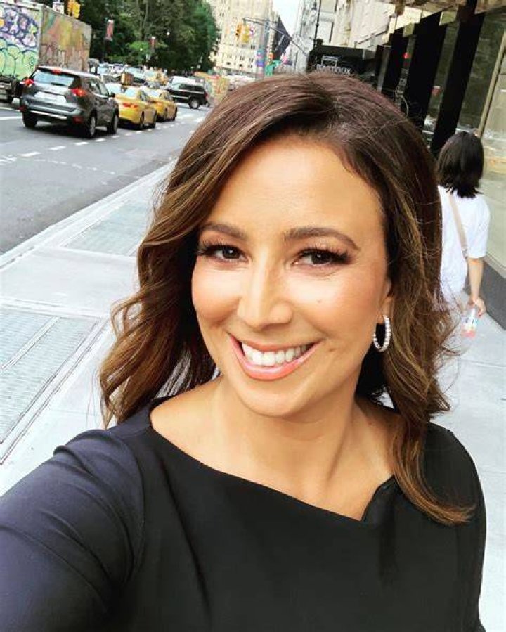 Who is Julie Banderas? Everything about the Fox News anchor Social