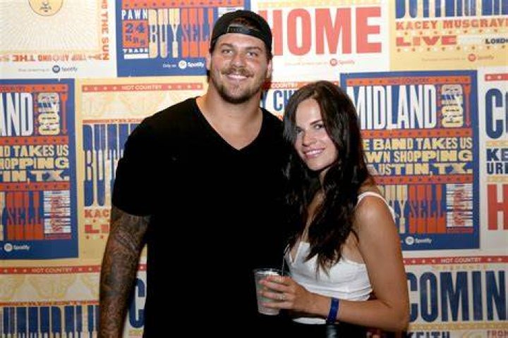 Who Is Taylor Lewan Wife? All you need to know